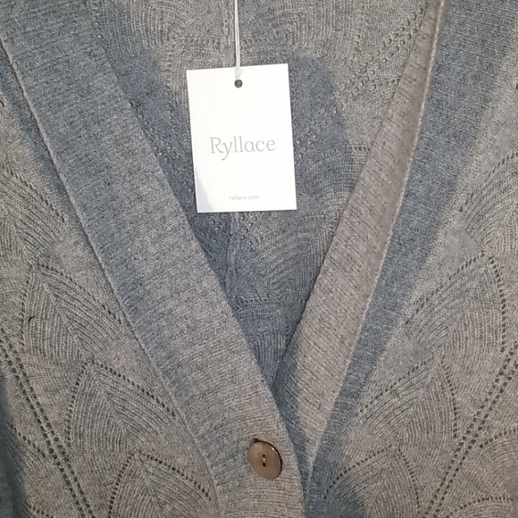 Ryllace 3X & 2X Cashmere button sweater cardigan - Picture 3 of 6
